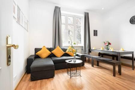 2bedroom In Historic Near Nymphenburg Palace Apartment München