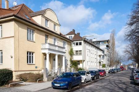 2bedroom In Historic Near Nymphenburg Palace Apartment München